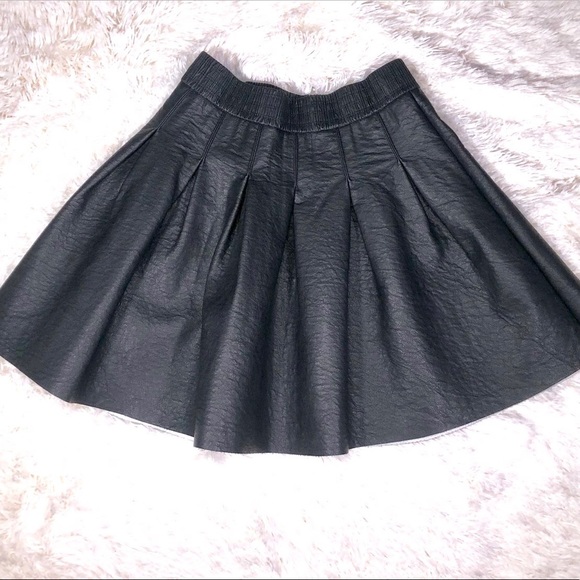 H&M Black Skater Skirt - Picture 2 of 8